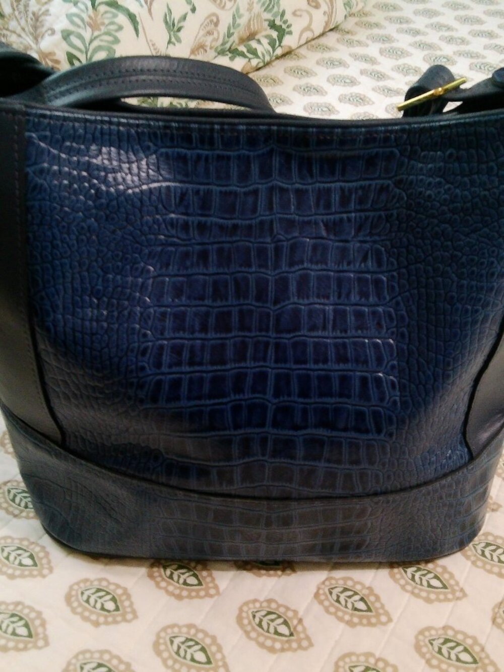 NAVY BLUE HANDBAG GOOD CONDITION AND CLEAN LINING
